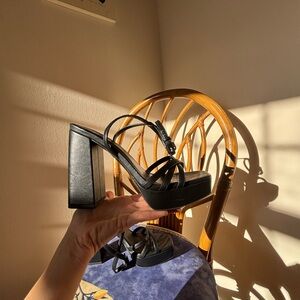 black platform heels 🥢